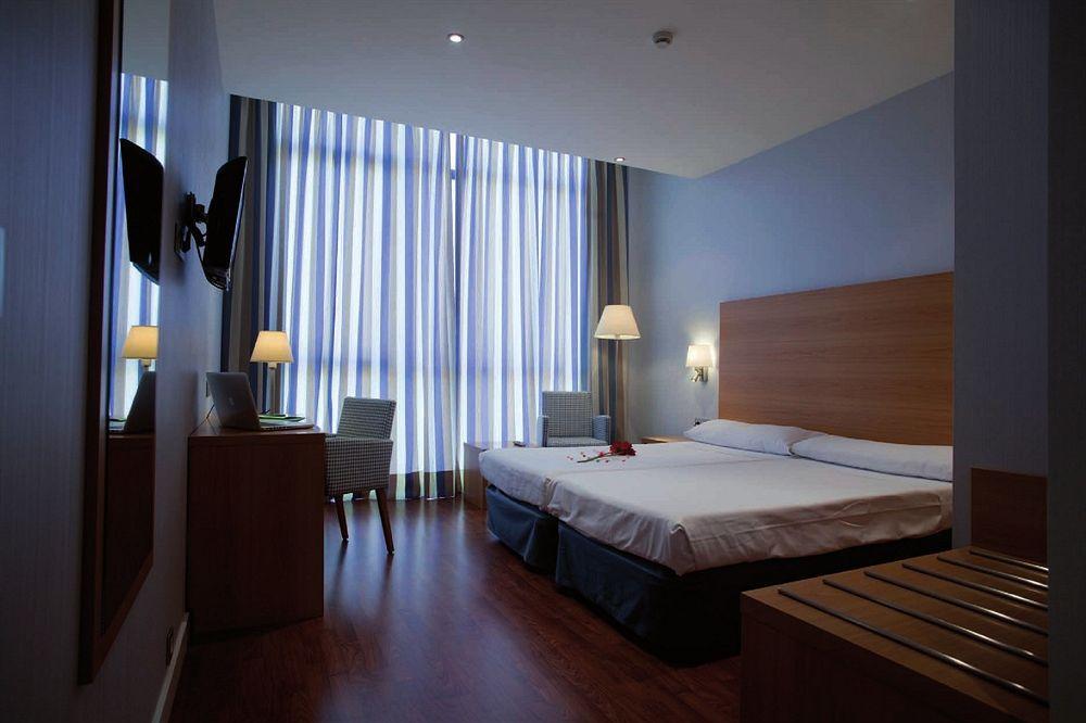 Exe Sevilla Palmera Стая снимка